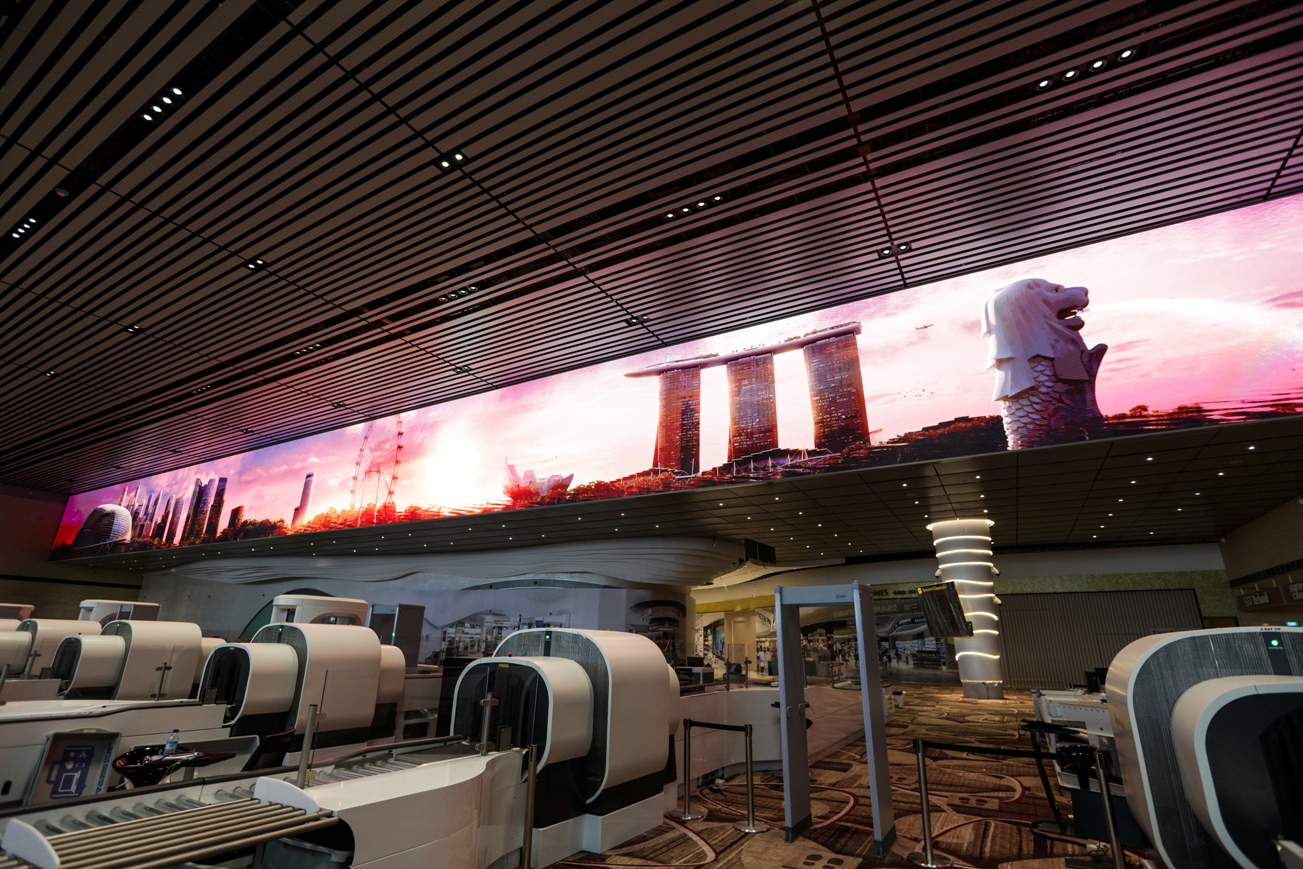 Admire the incredible panoramas in large screen format at the Centralised Security Screening Area